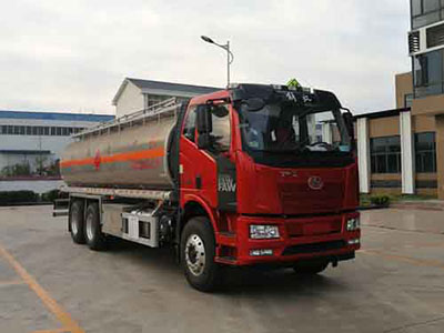 国六解放后八轮铝合金油罐车