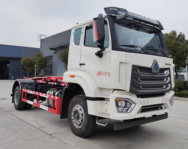 重汽豪沃勾臂垃圾车