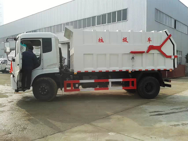 东风天锦对接垃圾车