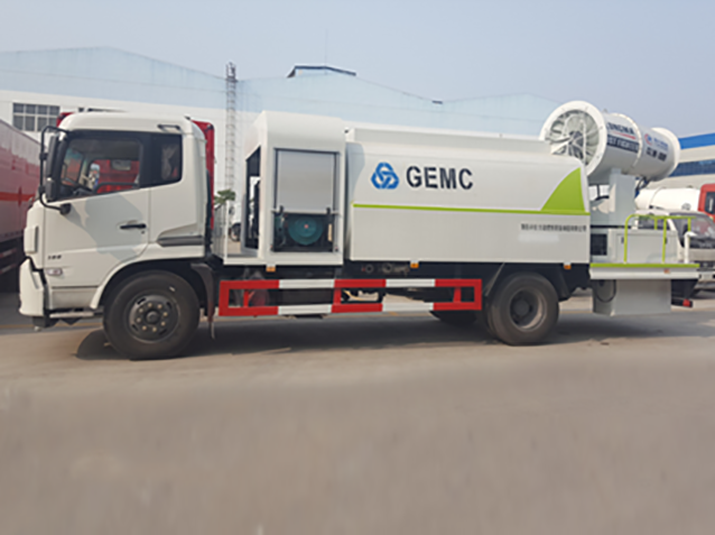 东风100米多功能雾炮抑尘车